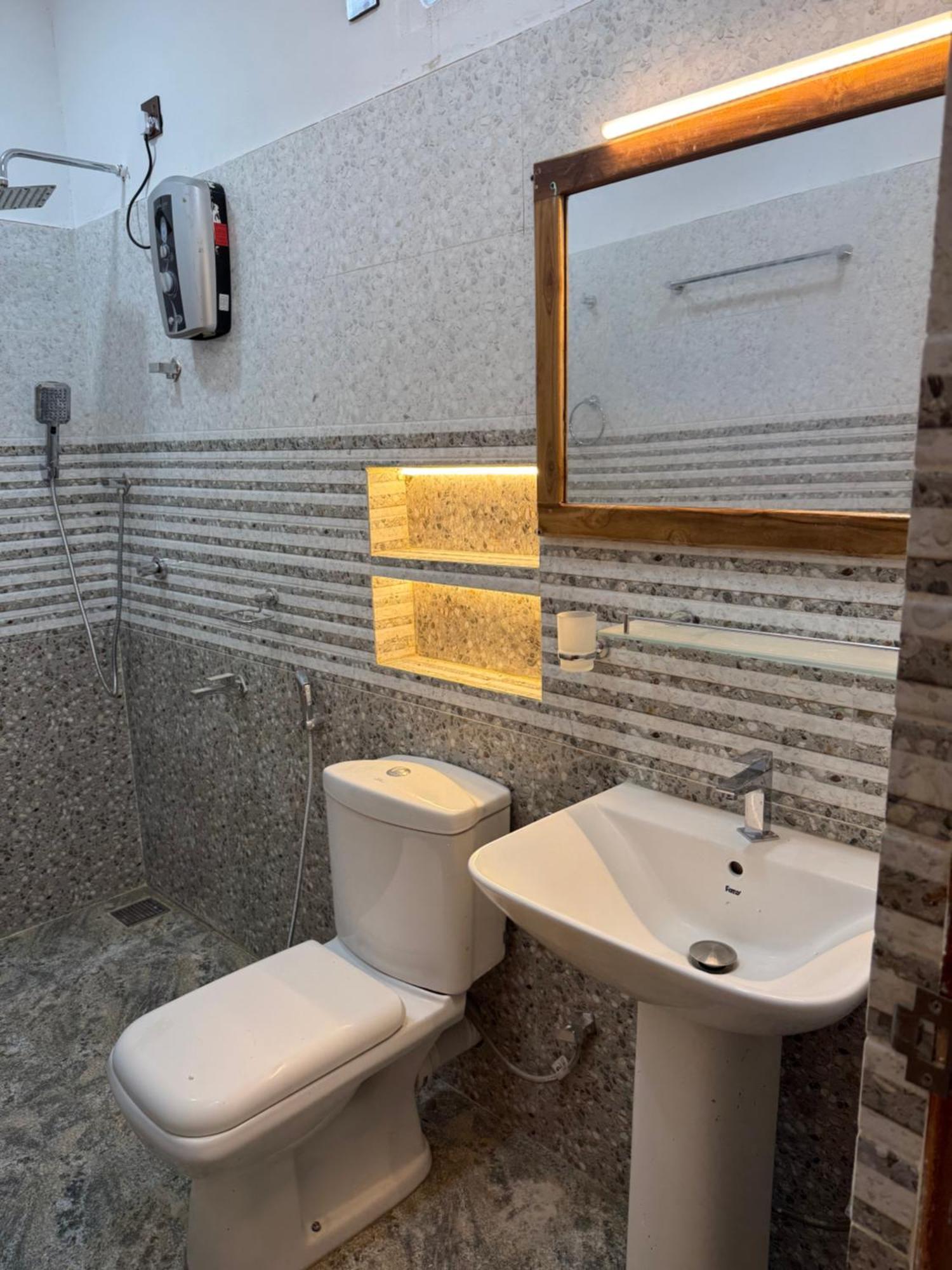 Beach Wave Hotel Arugam Bay Bagian luar foto