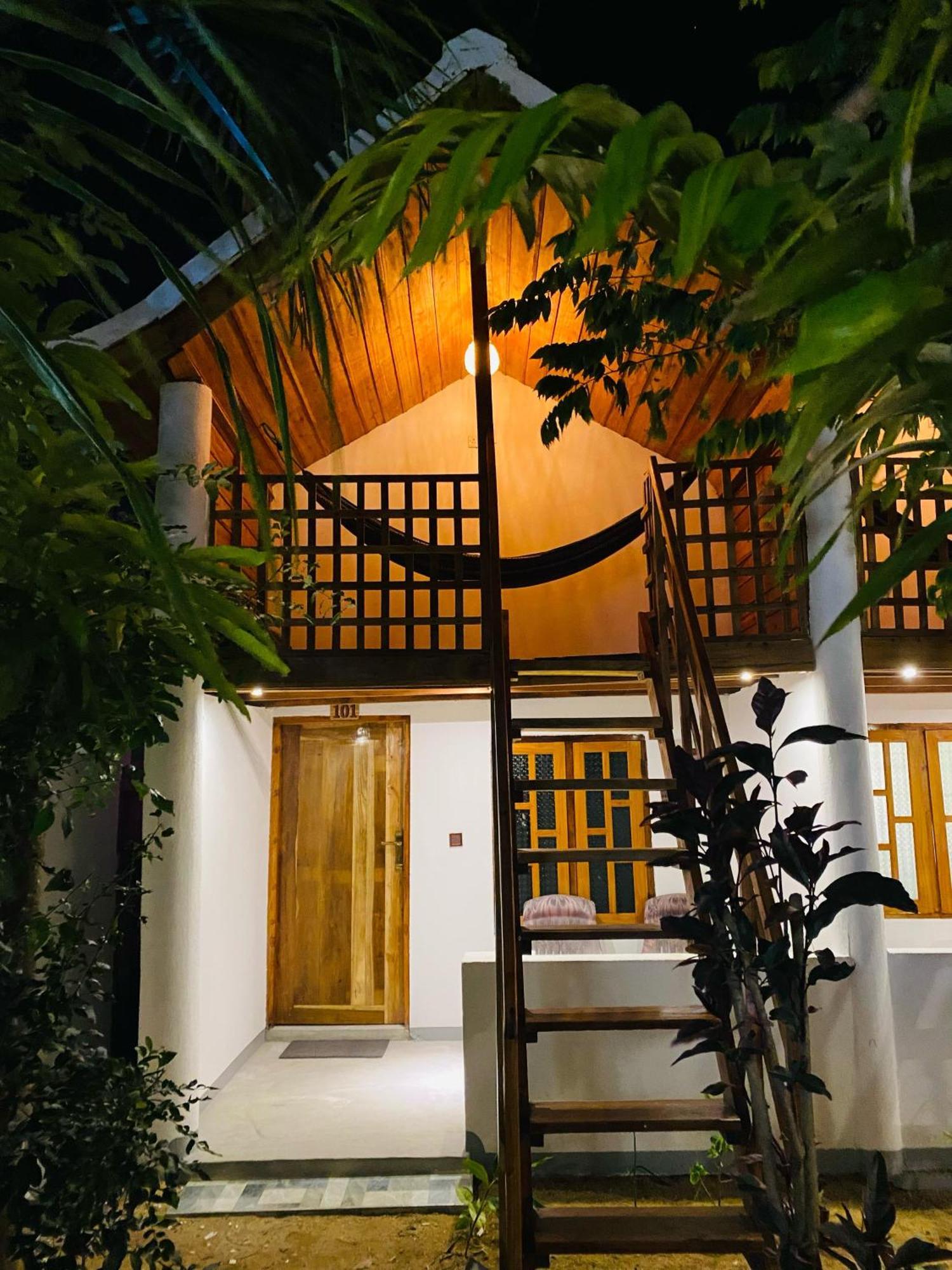 Beach Wave Hotel Arugam Bay Bagian luar foto