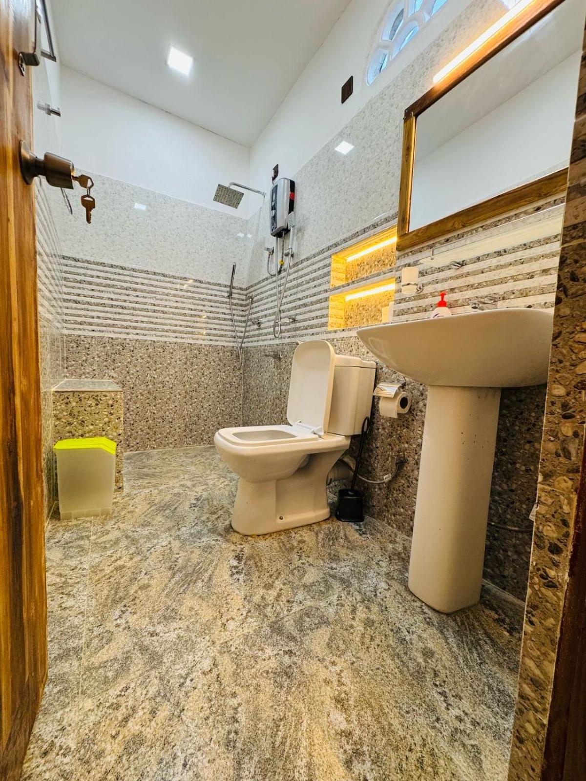 Beach Wave Hotel Arugam Bay Bagian luar foto