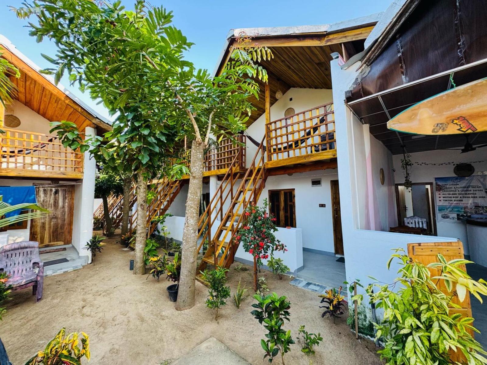 Beach Wave Hotel Arugam Bay Bagian luar foto