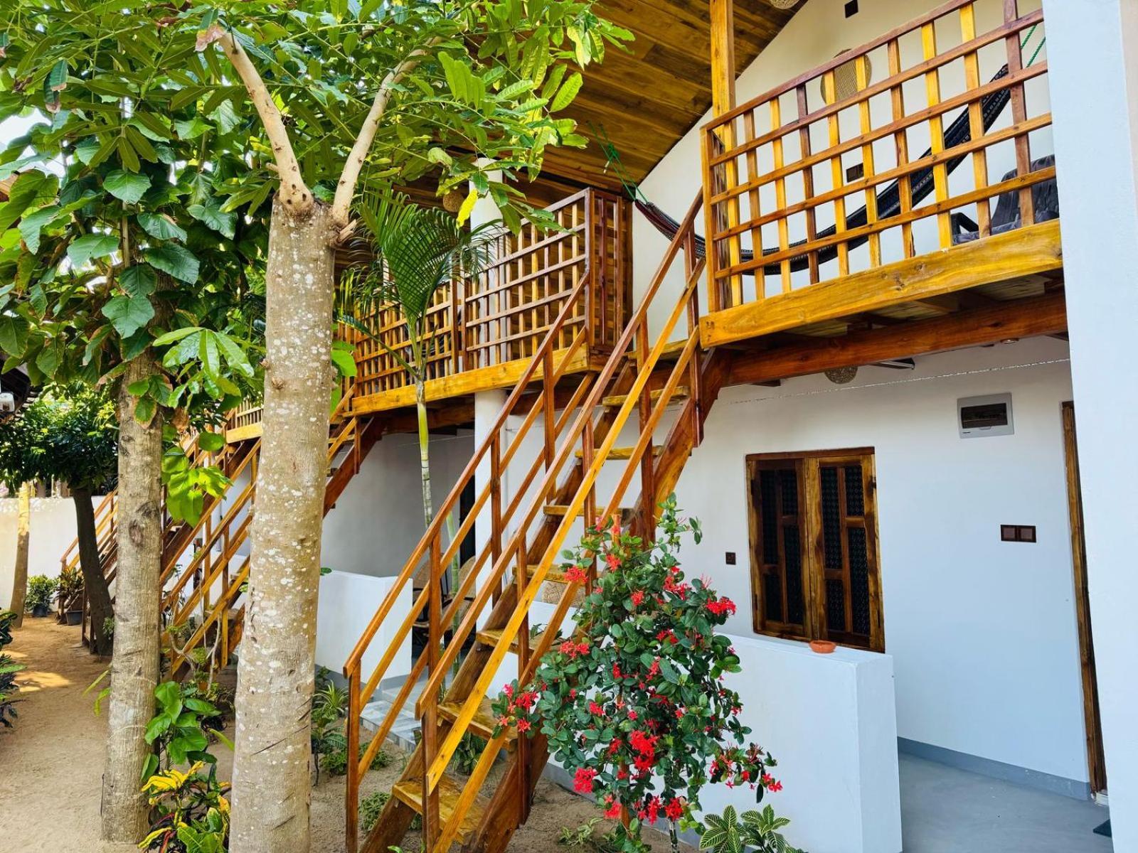 Beach Wave Hotel Arugam Bay Bagian luar foto