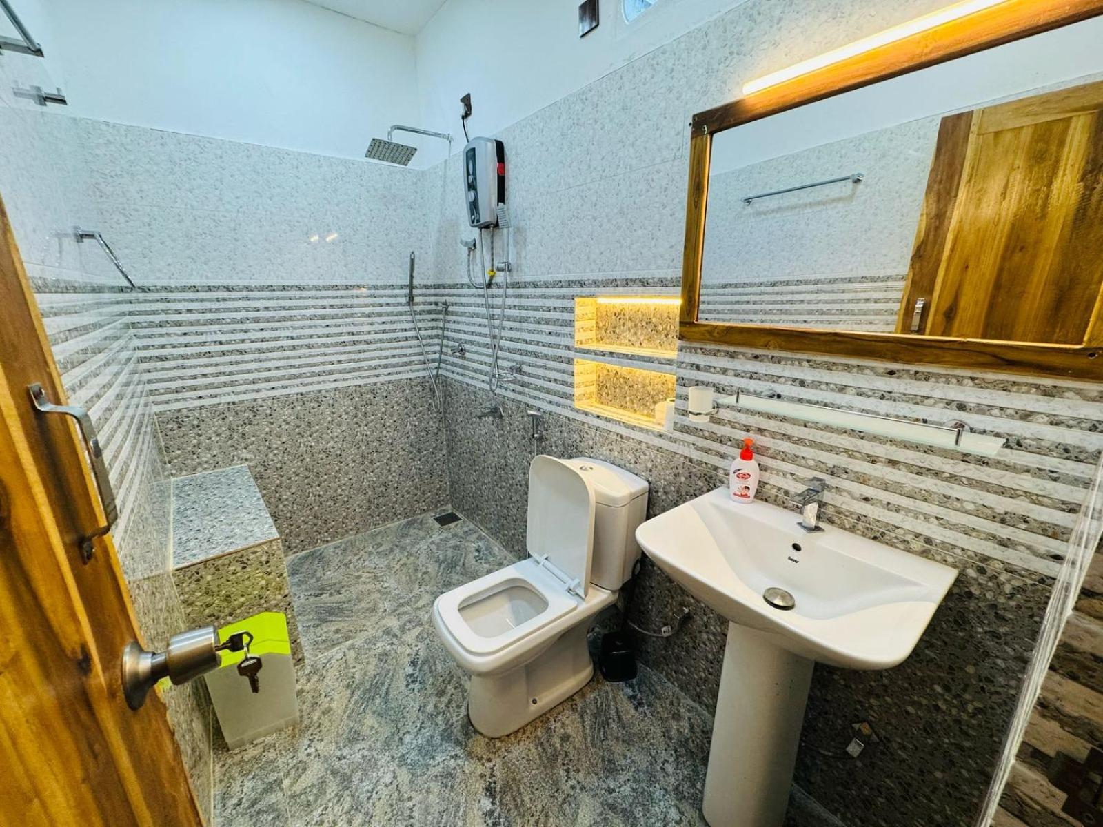 Beach Wave Hotel Arugam Bay Bagian luar foto