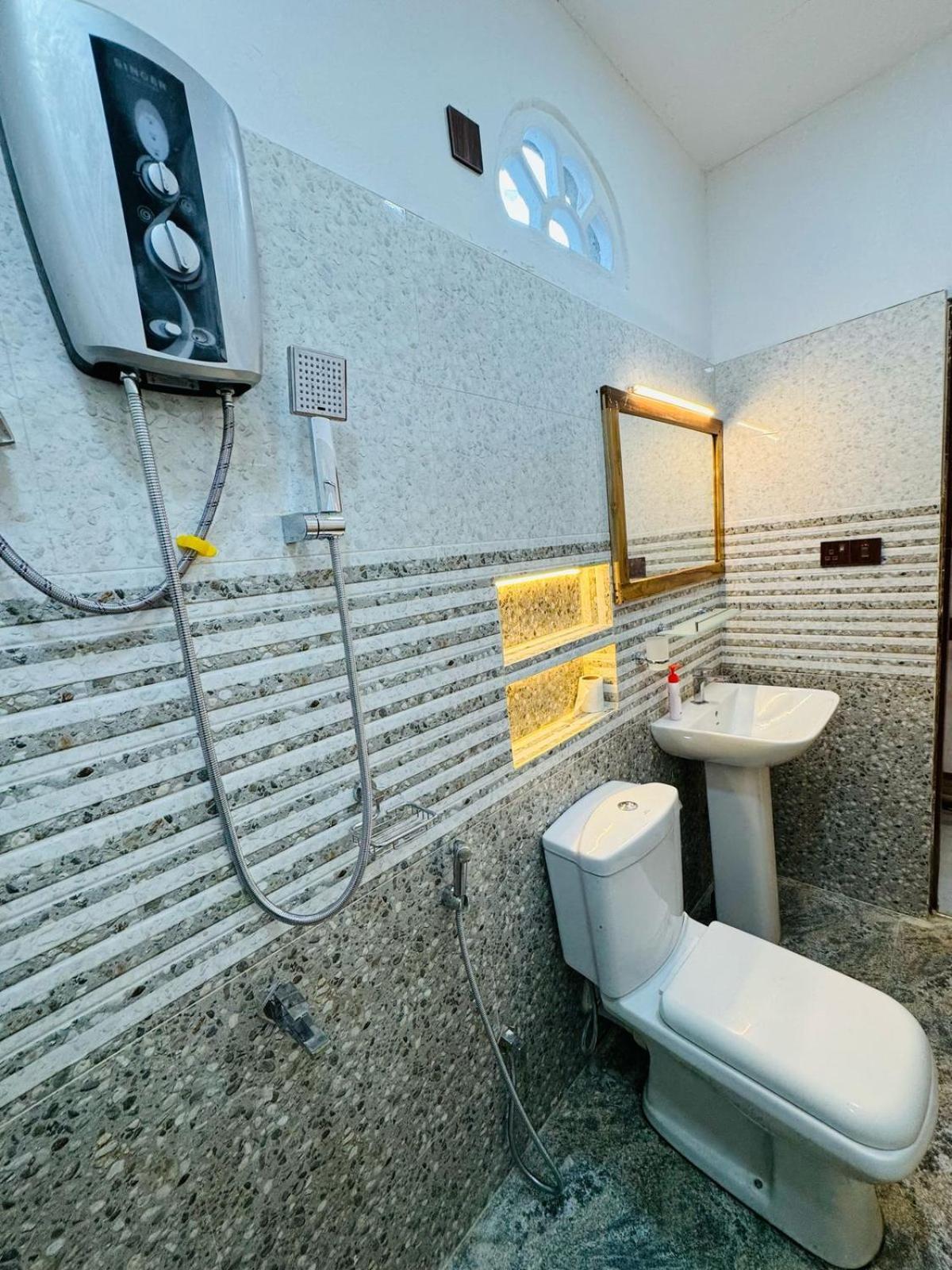 Beach Wave Hotel Arugam Bay Bagian luar foto